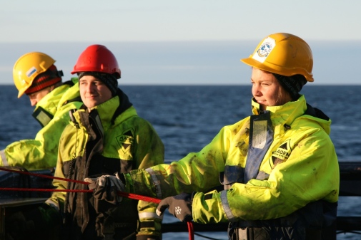 Lisa Bröder works with sediment sampling, Laptev Sea, Arctic Ocean. Photo: Jorien Vonk