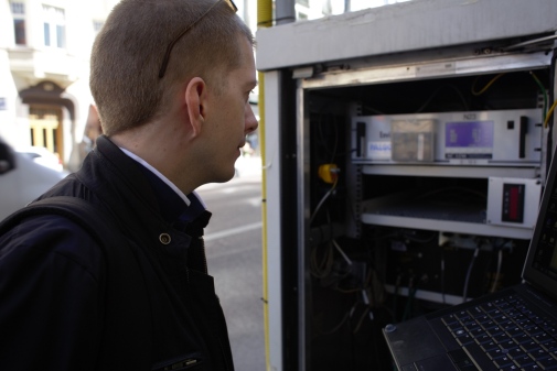 Nitrogen oxides are measured in real time in one part of the cabinet. Photo: Annika Hallman