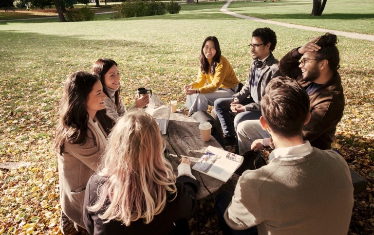 Student group outdoors in the meadow. Photo: Jens Olof Lasthein