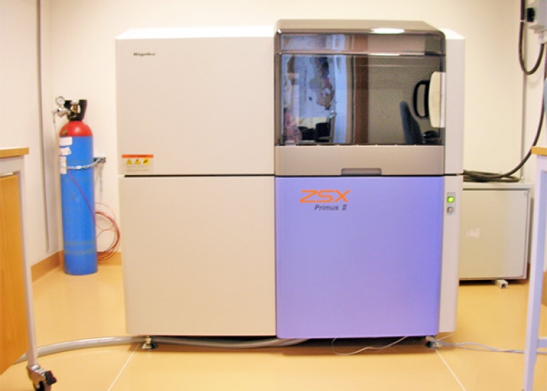 lab machine looks like a refrigerator