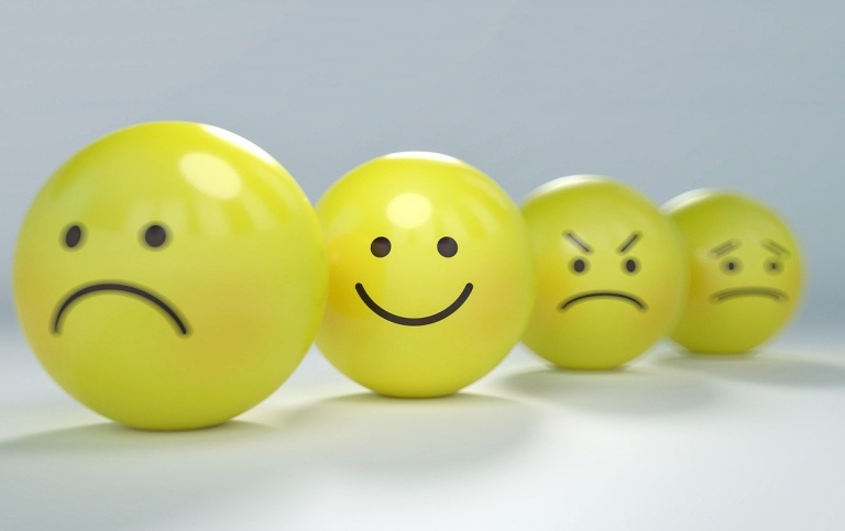 3D emojis som visar fyra olika känslor. Foto: Gino Crescoli från Pixabay.