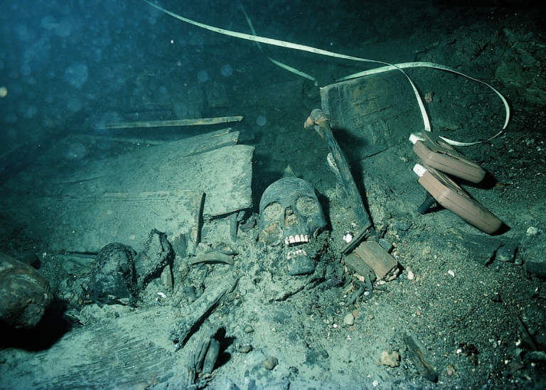 Underwater excavations of the ship Kronan.