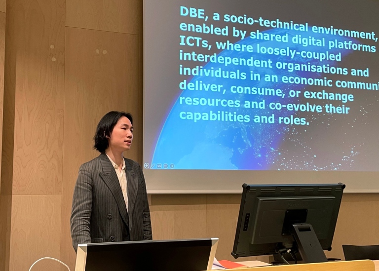 Daniel Chen Hsi Tsai, DSV/SU, presenting his licentiate thesis on digital business ecosystems.