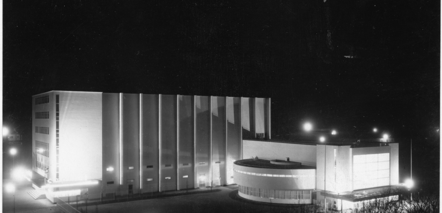Helsingborgs konserthus Exteriör i svartvitt foto