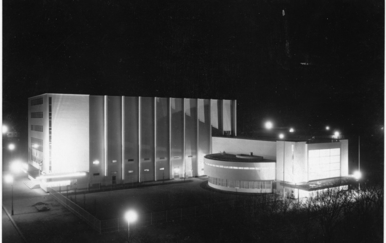 Helsingborgs konserthus Exteriör i svartvitt foto