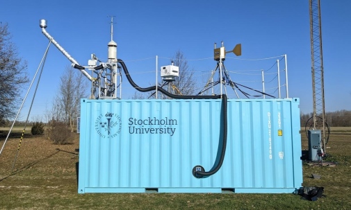 The mobile ACES aerosol-cloud laboratory