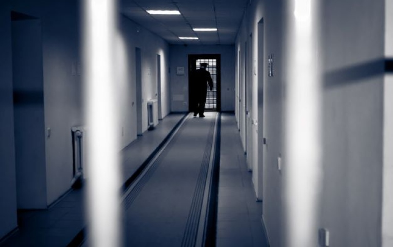 Fängelsekorridor.