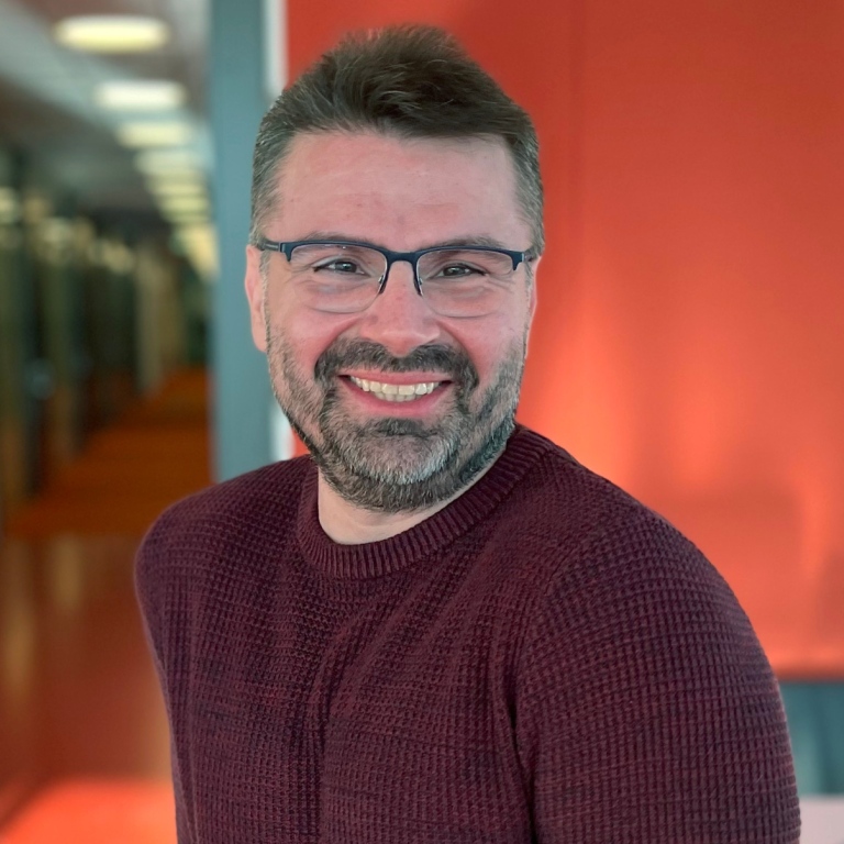 Portrait photo of Panagiotis Papapetrou, professor at DSV, Stockholm University.